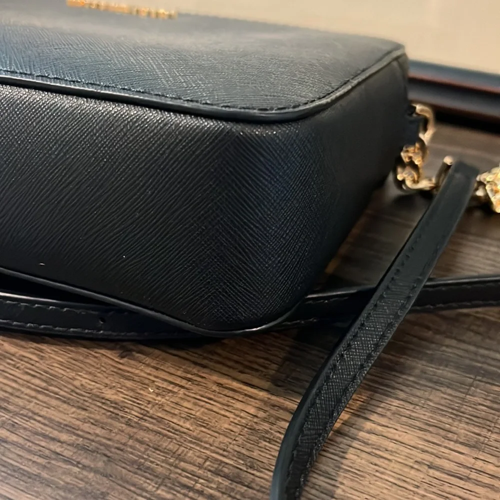 Michael Kors Jet Set Saffiano Leather Crossbody Bag in Black w Gold Hardware EUC